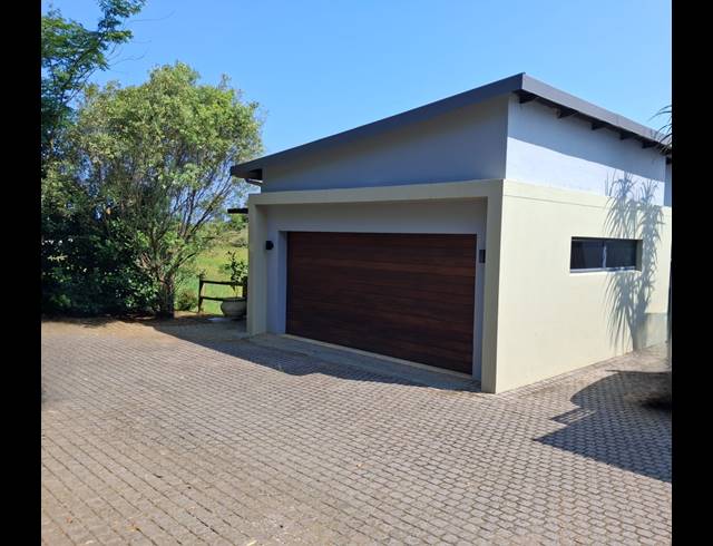 3 BEDROOM TOWNHOUSE FOR SALE IN PALM LAKES ESTATE